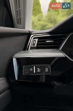 Внедорожник / Кроссовер Audi e-tron 2020 в 