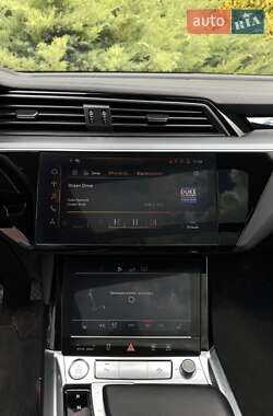 Внедорожник / Кроссовер Audi e-tron 2020 в 