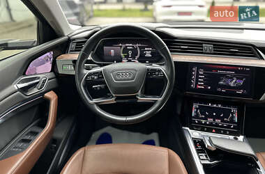 Внедорожник / Кроссовер Audi e-tron 2019 в 