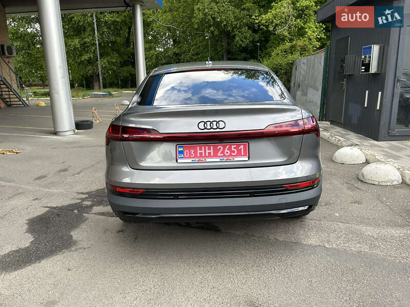 Внедорожник / Кроссовер Audi e-tron 2022 в Киеве