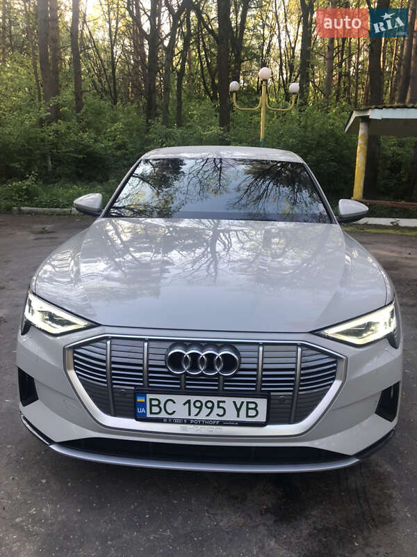 Audi e-tron 2021