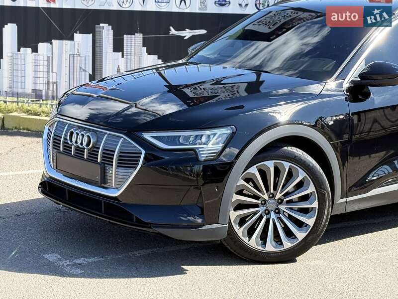 Внедорожник / Кроссовер Audi e-tron 2020 в Киеве