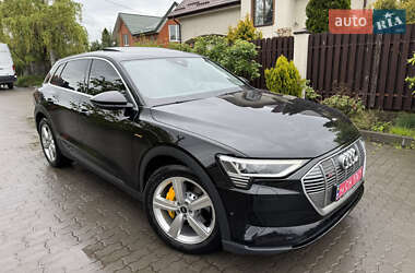 Внедорожник / Кроссовер Audi e-tron 2023 в 