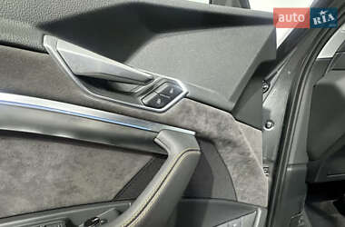 Позашляховик / Кросовер Audi e-tron 2023 в 