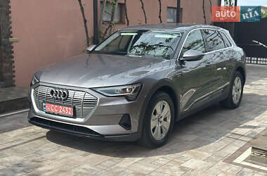 Позашляховик / Кросовер Audi e-tron 2020 в Іршаві