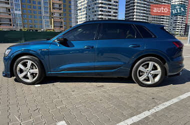 Внедорожник / Кроссовер Audi e-tron 2019 в 