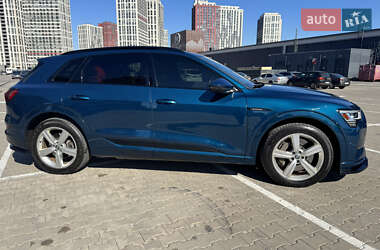 Внедорожник / Кроссовер Audi e-tron 2019 в 