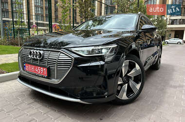 Внедорожник / Кроссовер Audi e-tron 2021 в 