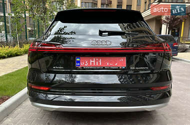 Внедорожник / Кроссовер Audi e-tron 2021 в 