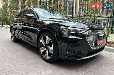Внедорожник / Кроссовер Audi e-tron 2021 в 