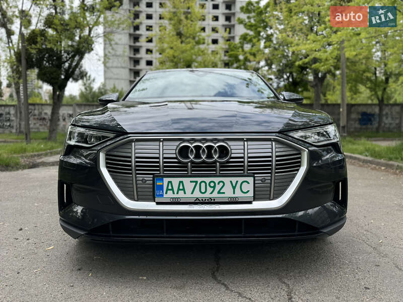 Позашляховик / Кросовер Audi e-tron 2021 в Києві