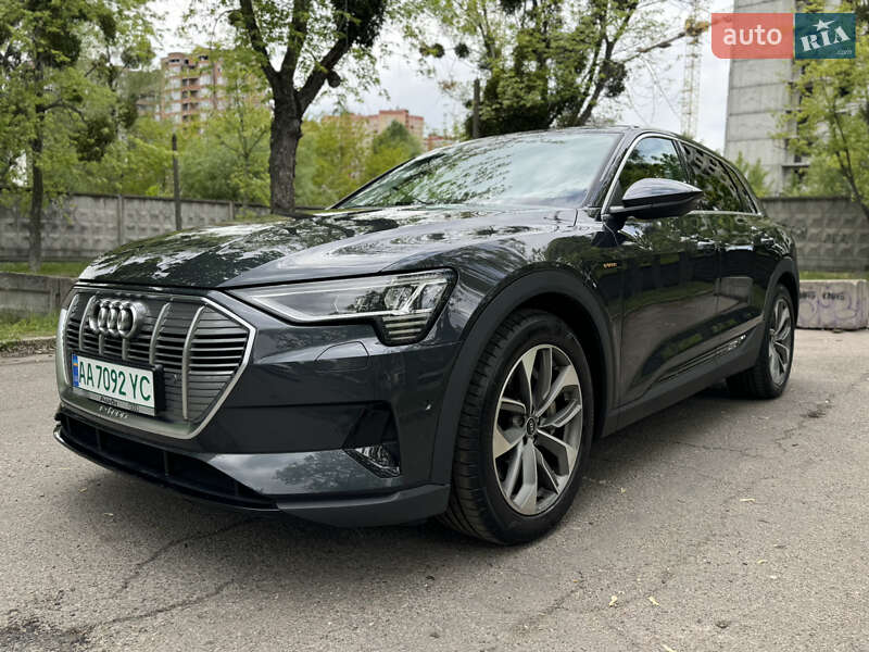 Позашляховик / Кросовер Audi e-tron 2021 в Києві