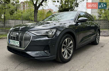 Внедорожник / Кроссовер Audi e-tron 2021 в 
