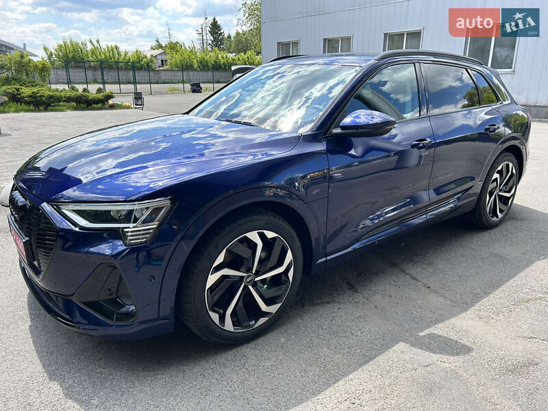 Позашляховик / Кросовер Audi e-tron 2022 в Києві