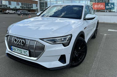 Внедорожник / Кроссовер Audi e-tron 2021 в 