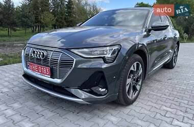Внедорожник / Кроссовер Audi e-tron 2021 в 
