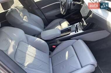 Внедорожник / Кроссовер Audi e-tron 2021 в 