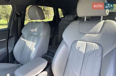 Внедорожник / Кроссовер Audi e-tron 2021 в 