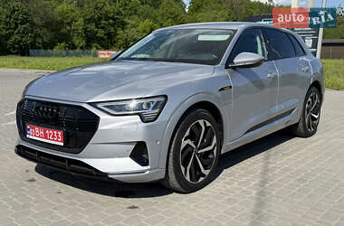 Внедорожник / Кроссовер Audi e-tron 2022 в 