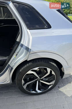 Внедорожник / Кроссовер Audi e-tron 2022 в 
