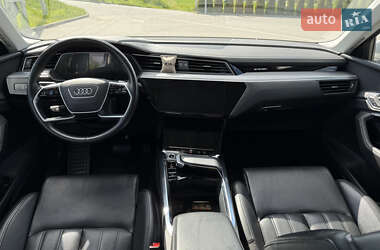 Внедорожник / Кроссовер Audi e-tron 2022 в 