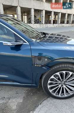 Внедорожник / Кроссовер Audi e-tron 2019 в 