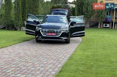 Внедорожник / Кроссовер Audi e-tron 2019 в 