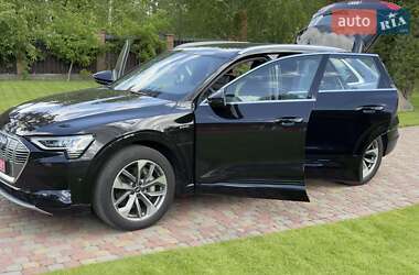 Внедорожник / Кроссовер Audi e-tron 2019 в 