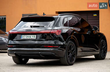 Внедорожник / Кроссовер Audi e-tron 2022 в 