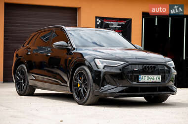 Внедорожник / Кроссовер Audi e-tron 2022 в 