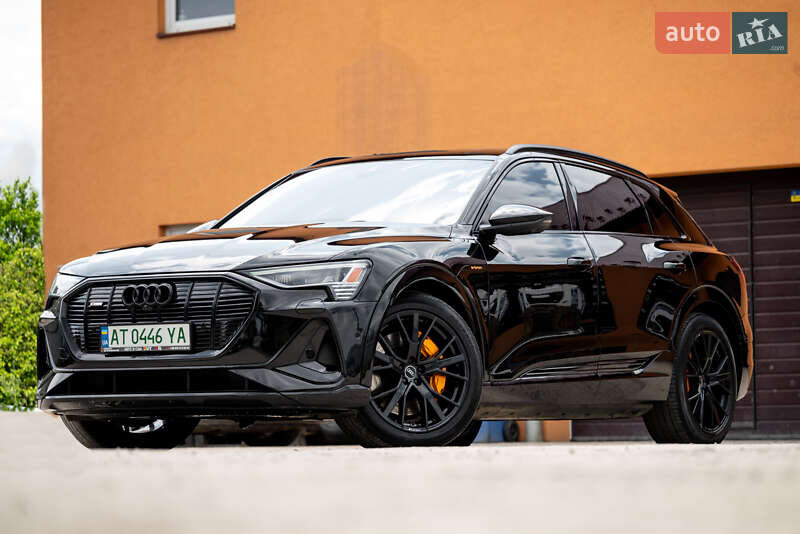 Внедорожник / Кроссовер Audi e-tron 2022 в 