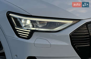 Внедорожник / Кроссовер Audi e-tron 2019 в 