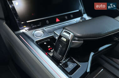 Внедорожник / Кроссовер Audi e-tron 2019 в 