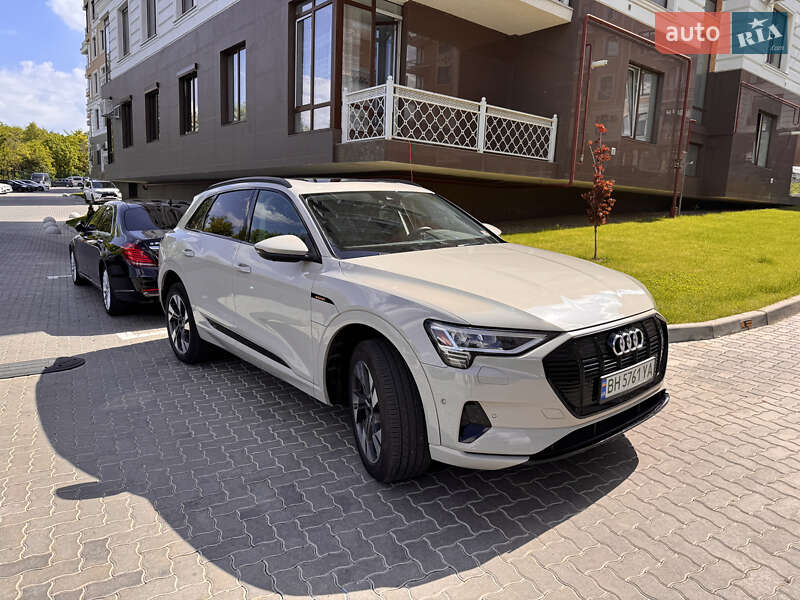 Внедорожник / Кроссовер Audi e-tron 2021 в Одессе