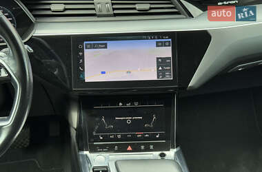 Внедорожник / Кроссовер Audi e-tron 2020 в 