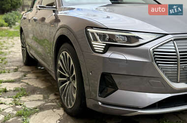 Внедорожник / Кроссовер Audi e-tron 2019 в 