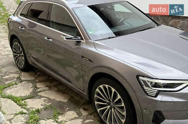 Внедорожник / Кроссовер Audi e-tron 2019 в 