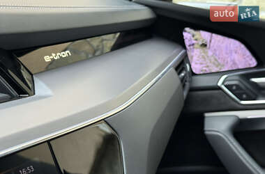 Внедорожник / Кроссовер Audi e-tron 2019 в 