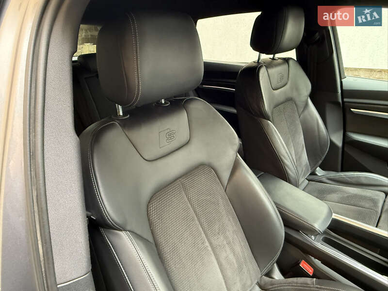 Внедорожник / Кроссовер Audi e-tron 2019 в Тячеве