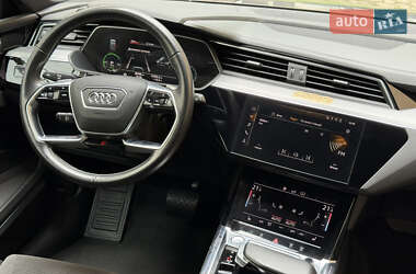 Внедорожник / Кроссовер Audi e-tron 2019 в 