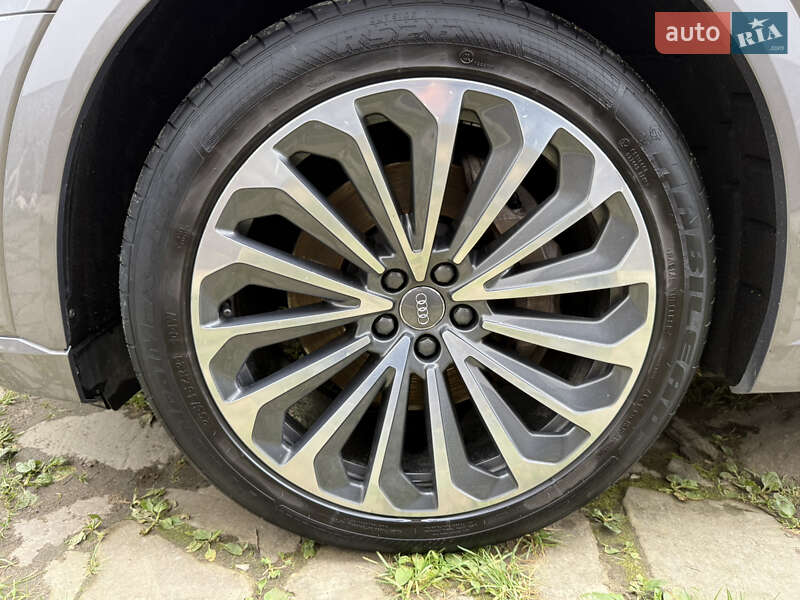 Внедорожник / Кроссовер Audi e-tron 2019 в Тячеве