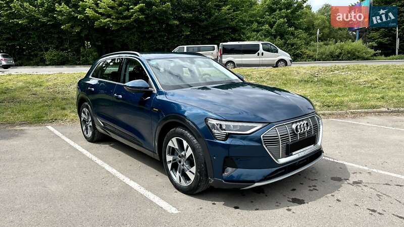 Audi e-tron 2019