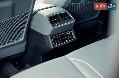 Позашляховик / Кросовер Audi e-tron 2021 в 