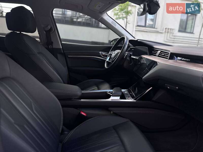 Внедорожник / Кроссовер Audi e-tron 2019 в Ровно