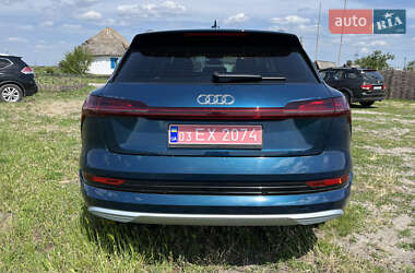 Внедорожник / Кроссовер Audi e-tron 2020 в 