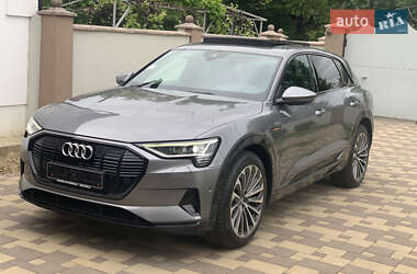 Внедорожник / Кроссовер Audi e-tron 2020 в 