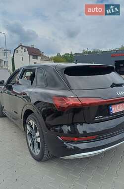 Внедорожник / Кроссовер Audi e-tron 2019 в 