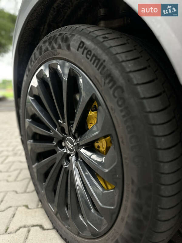 Внедорожник / Кроссовер Audi e-tron 2019 в Звягеле