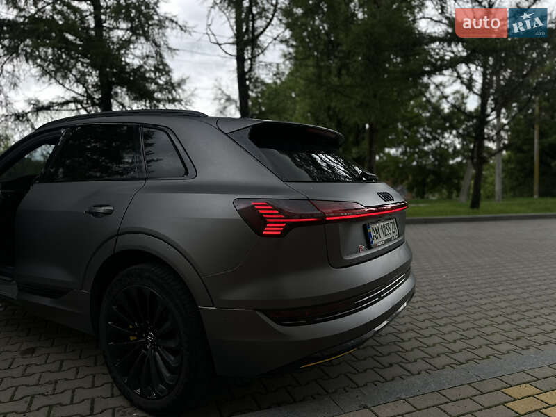 Внедорожник / Кроссовер Audi e-tron 2019 в Звягеле