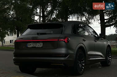 Внедорожник / Кроссовер Audi e-tron 2019 в 